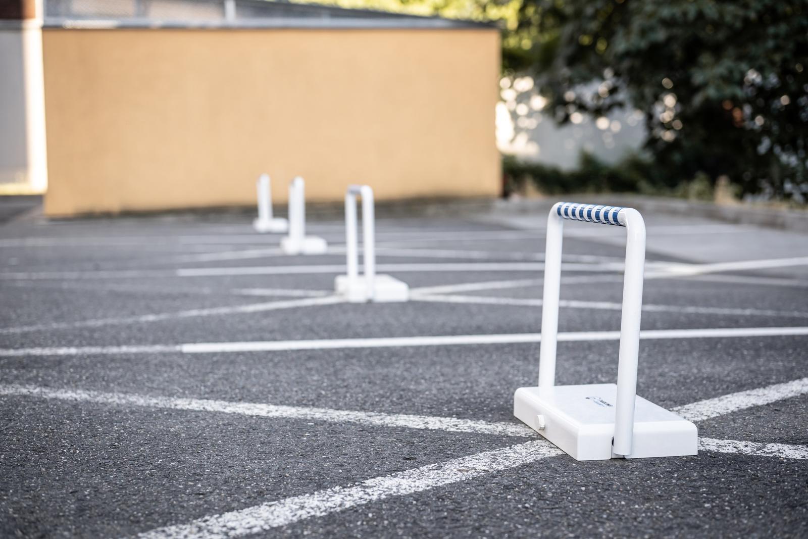 Automatické parkovací zábrany Parking Guard Multi pro ochranu více parkovacích míst